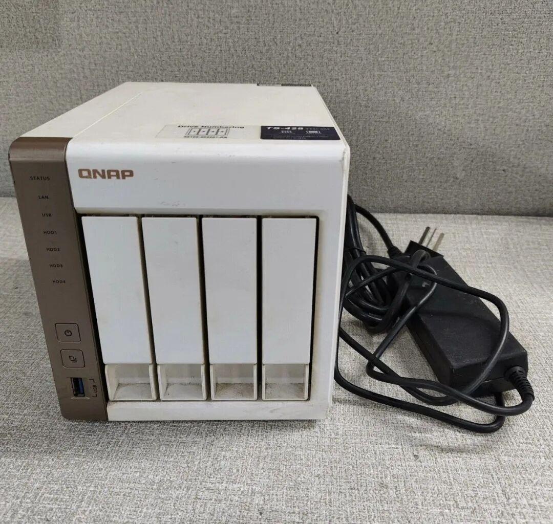 不到300元 高颜值4个3.5盘位NAS,低功耗处理器。配合飞牛小主机存算分离?