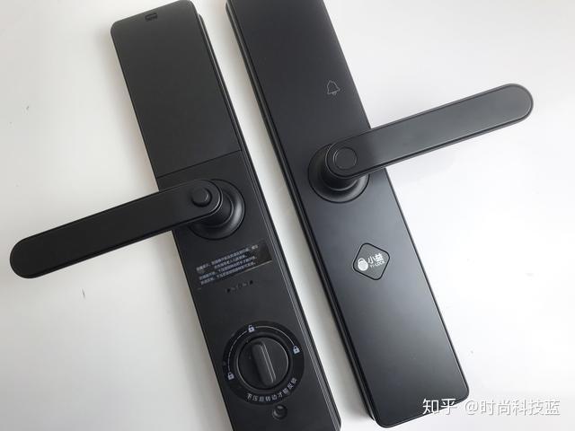 密码小锁怎么开锁 v2-8f384ea9a8b4a3896f3c2739f74ed805_r.jpg