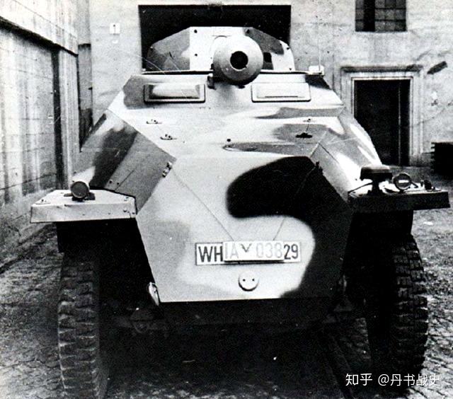 二战德国sdkfz25122万精油装甲车改装的歼击车