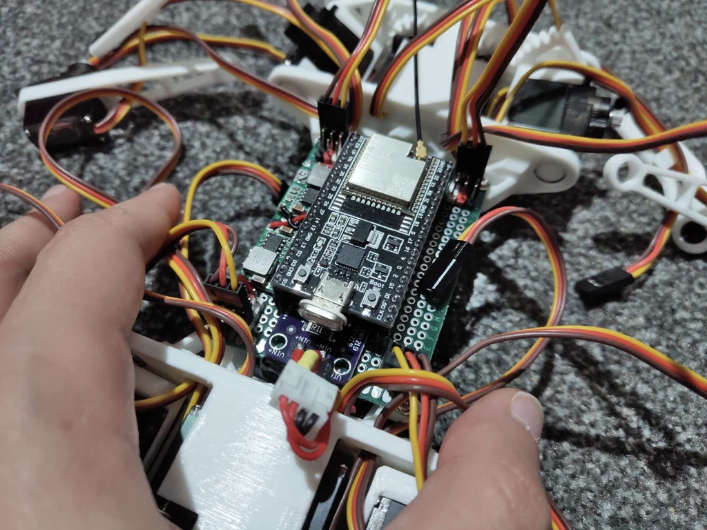 动手做一只基于ESP32的小型四足机器狗 知乎