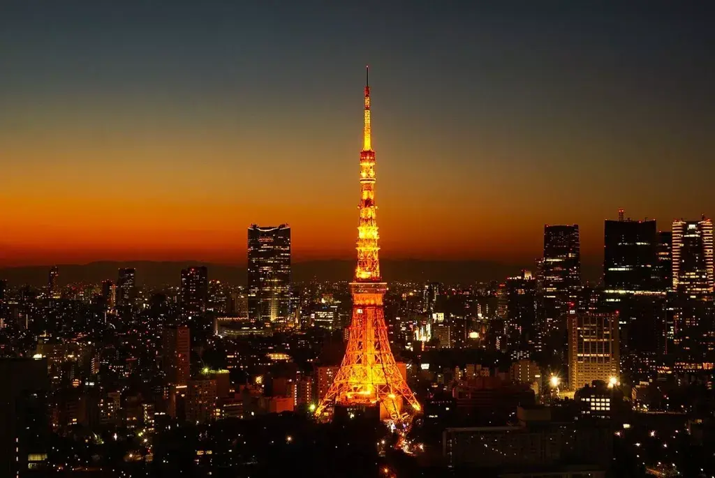 东京塔有那么多张脸,你遇见了哪一张?