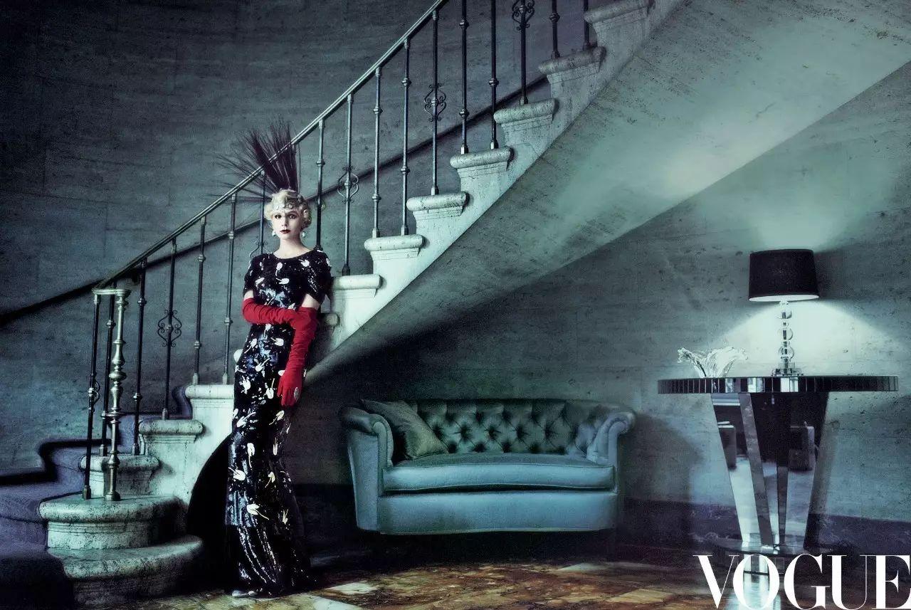 模特:carey mulligan   摄影:mario testino(美国版vogue,2013年5月号
