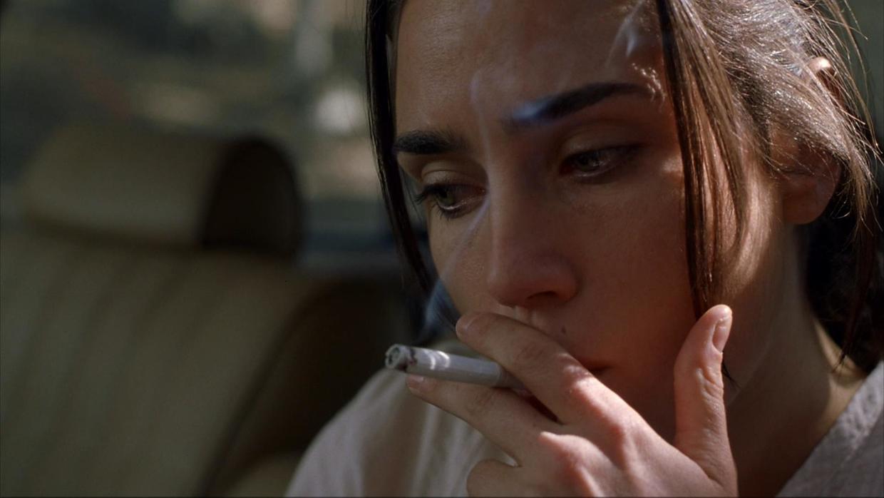 盘点电影中那些令人人着迷的香烟美女们