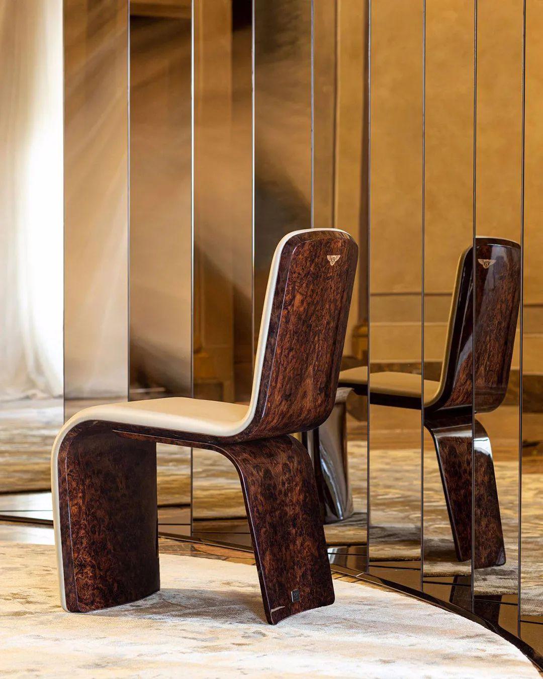 豪车界所向披靡的宾利做的2把椅子让人跪了