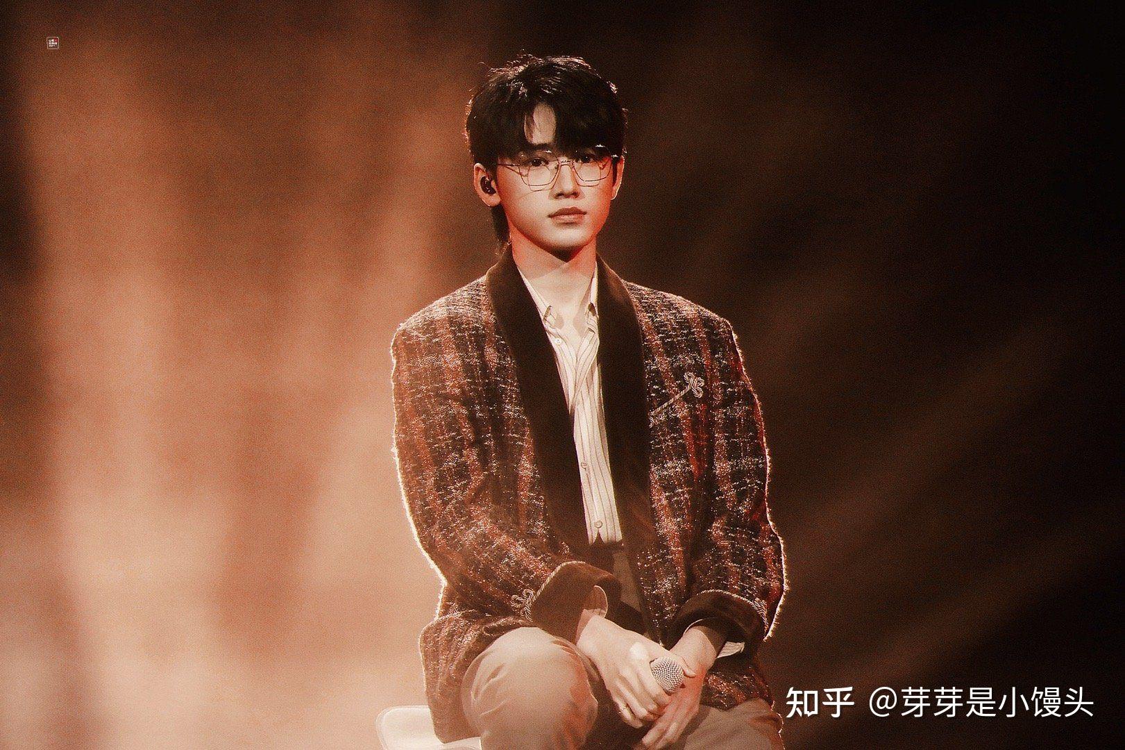 可以分享一些高清的宋亚轩壁纸吗? - 知乎