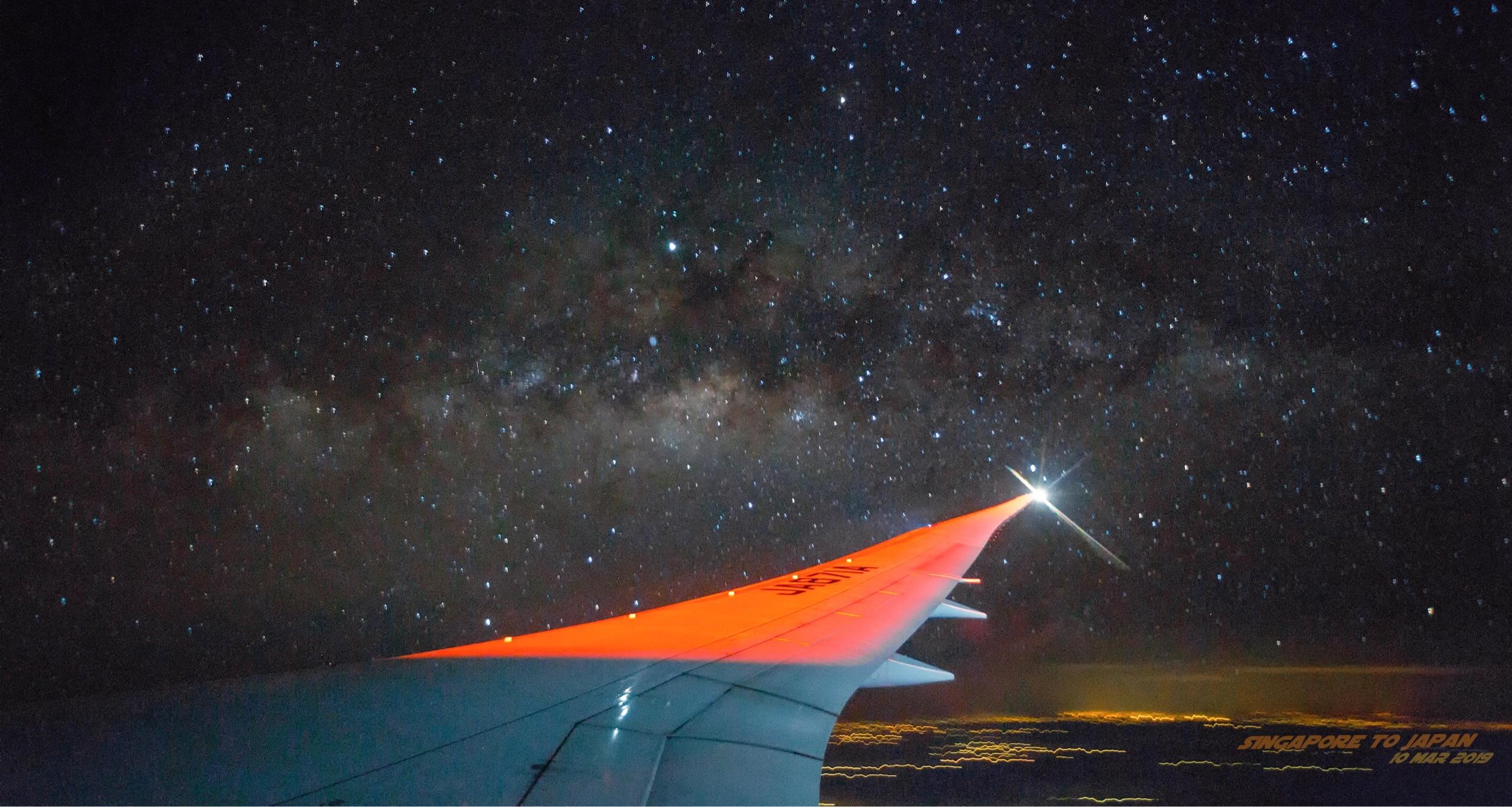 8参数大概是iso 6400往上,光圈2.8,曝光时间50s.在飞机上拍星空需
