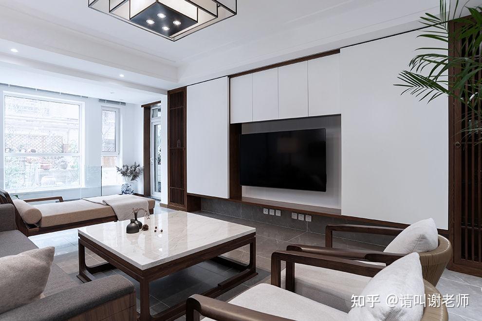 营造出具有中式文化底蕴的客厅空间,简洁的线条,没有复杂的造型,极简