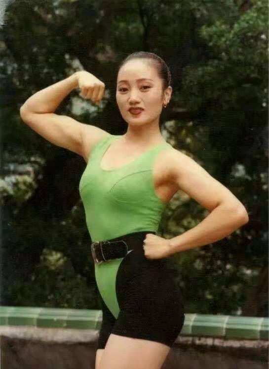 爸妈的嗨迪时代八十年代九十年的电音摇滚disco风格的健身操健美操