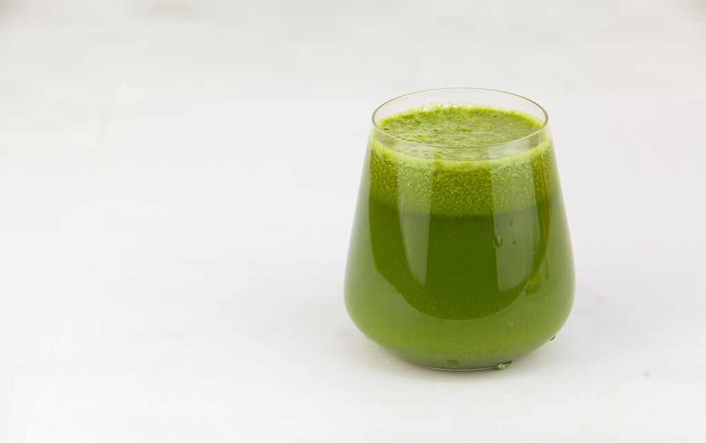 《神奇西芹汁》西芹汁如何帮助疗愈平衡血压问题?