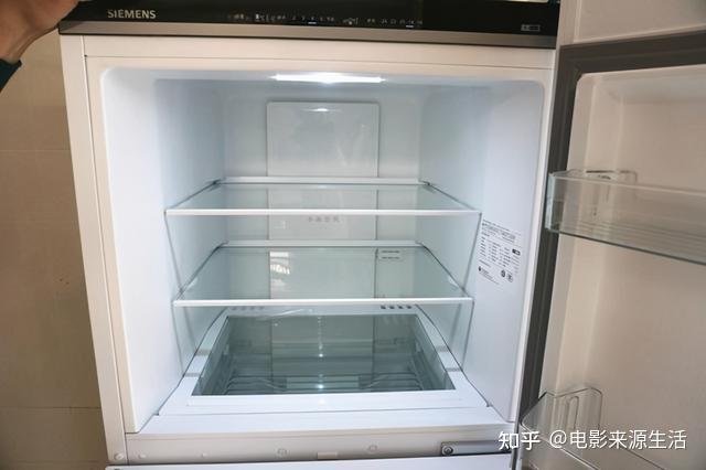 看到此款冰箱同样配备了西门子最新的"多维出风"(multiairflow)科技