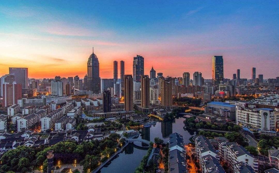 中国城市化三十年就是中国恢复青山绿水的三十年人类才是大自然的癌