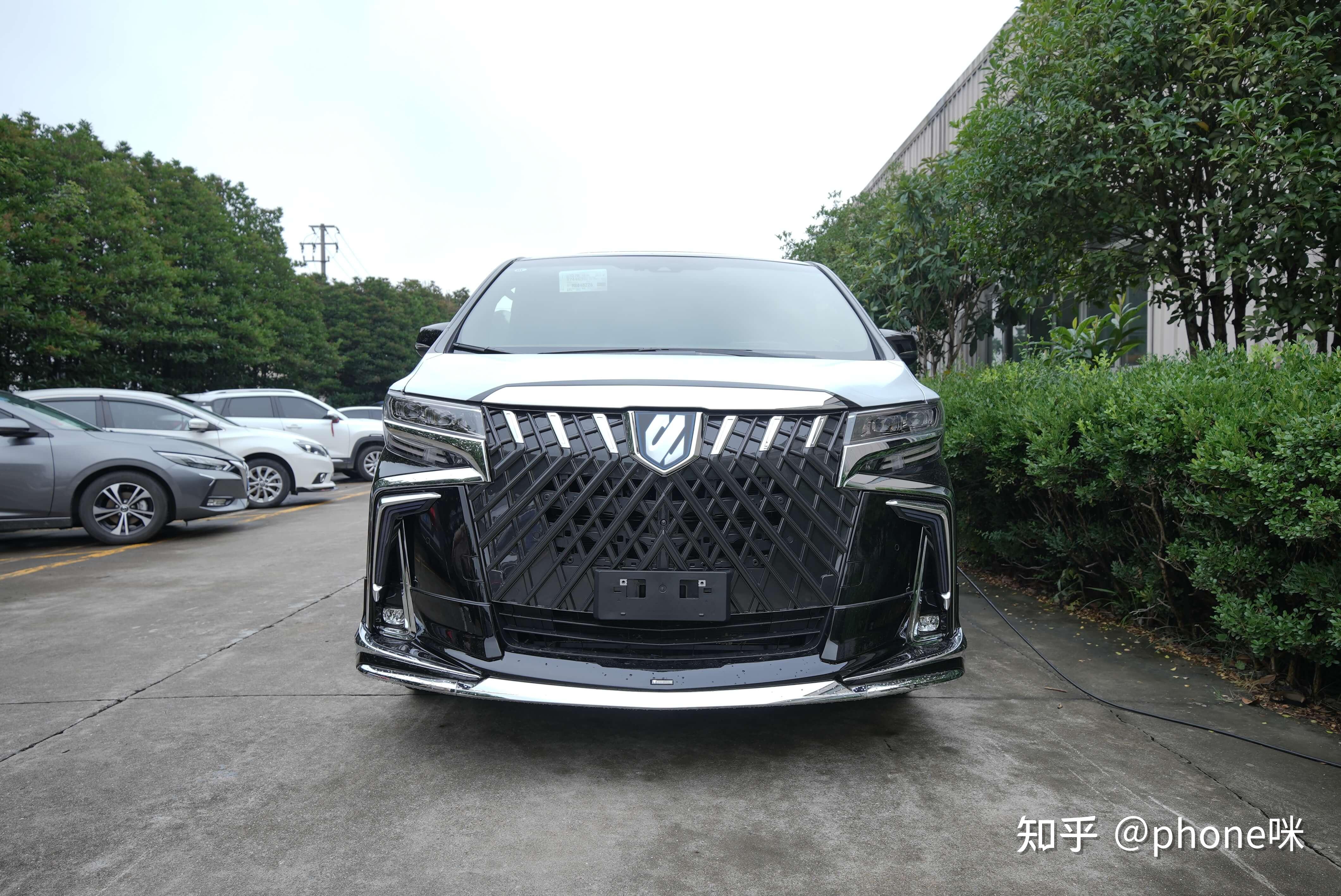 埃尔法改装隔断774座是商务车的顶级待遇