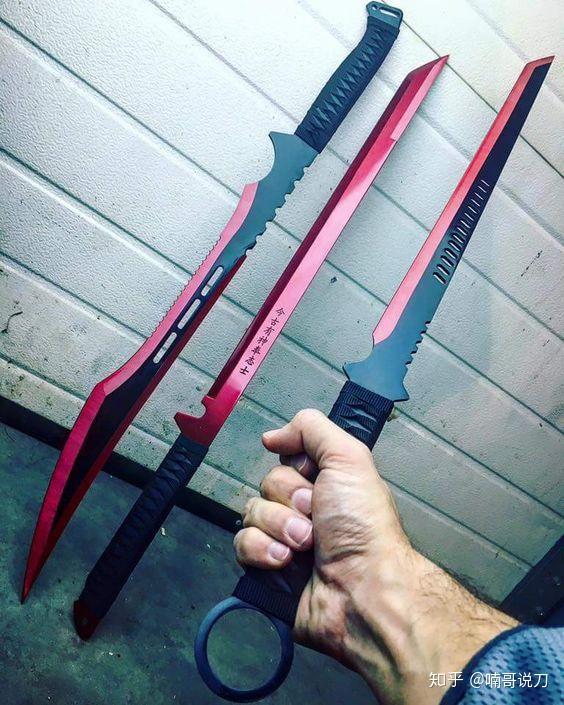 "嗜血"宝刀一米多长的巨型火焰剑没想到,这粗犷的大刀居然是道钉打造