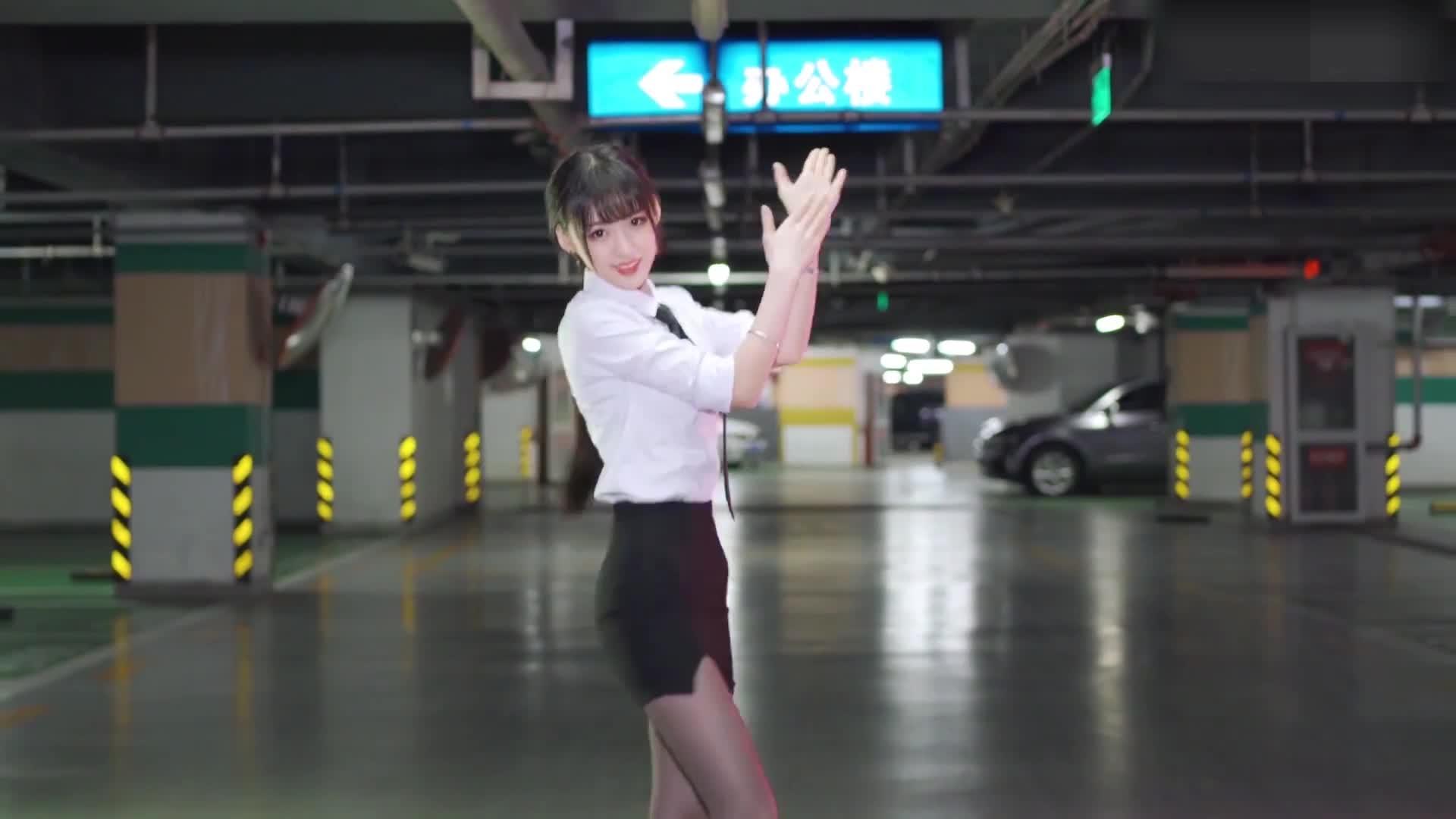 宅舞:可爱jk小姐姐跳舞视频,简直太可爱了