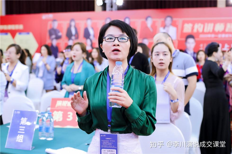 在饭局被人夸奖，除了说谢谢，做好这几点更受欢迎！ - 知乎