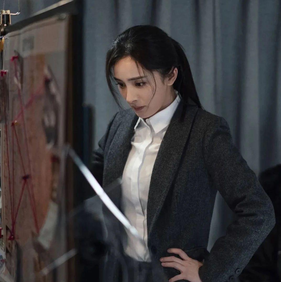 美人计 杨幂的制服秀可以让人忽略剧情了 知乎