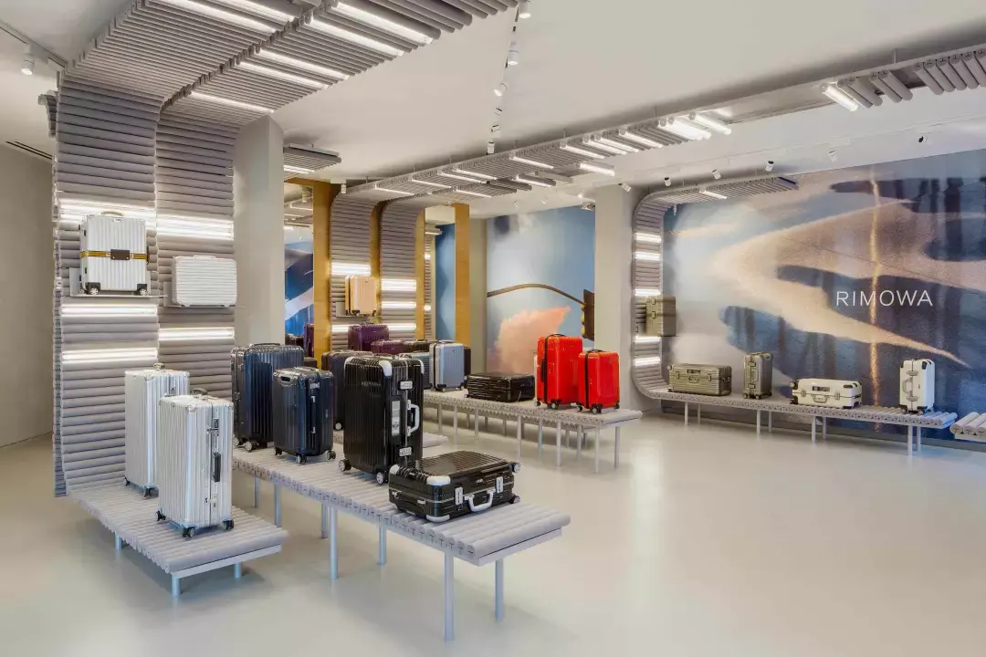在洛杉矶rodeo drive的rimowa快闪店,为这个传奇性的