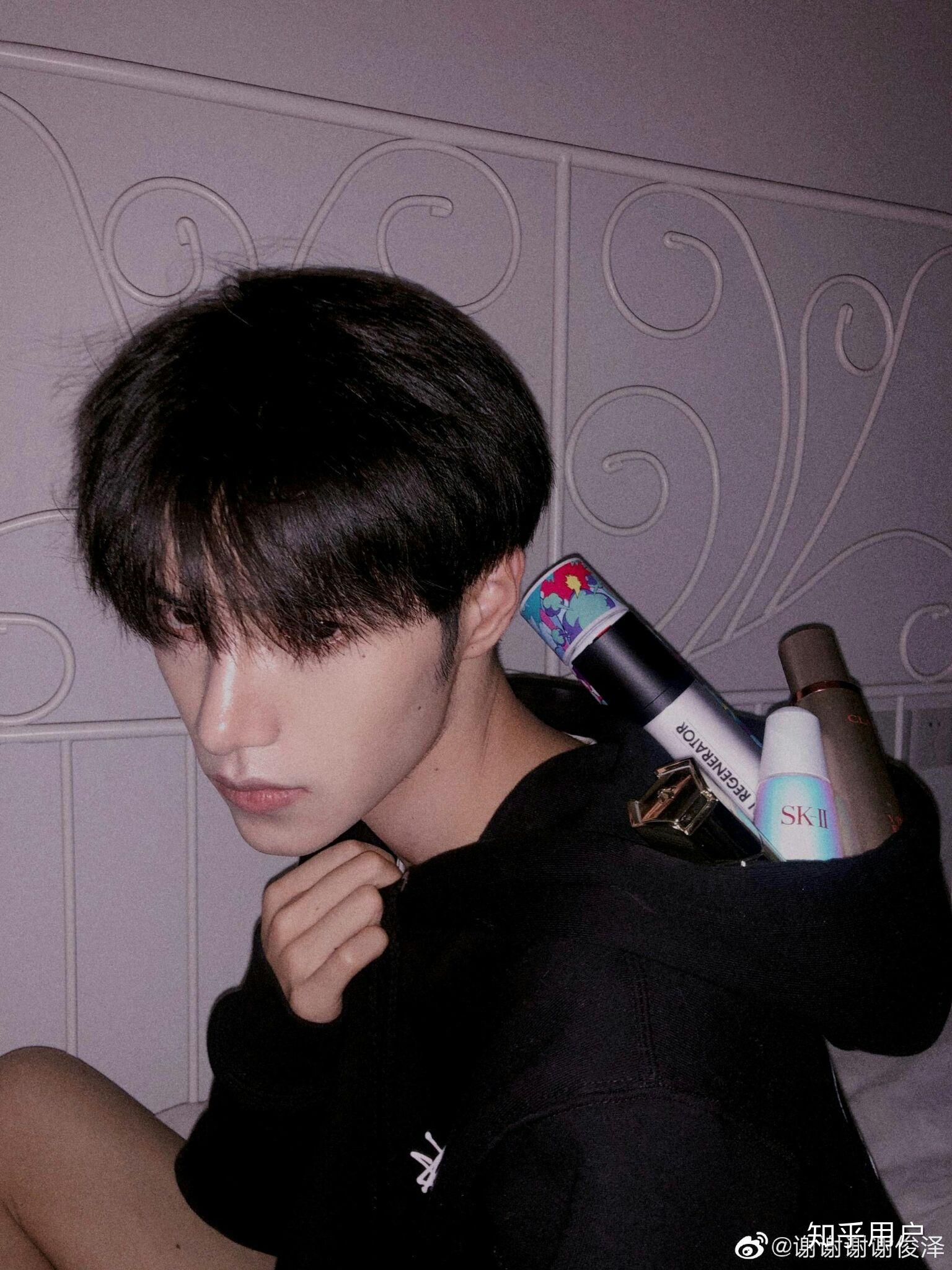 有无高中素人帅哥的照片?晒出你们学校最好看的男生的照片,跪求?