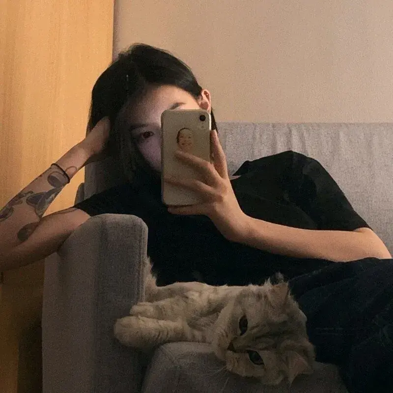 有什么好看,又比较低调的女生头像. - 知乎