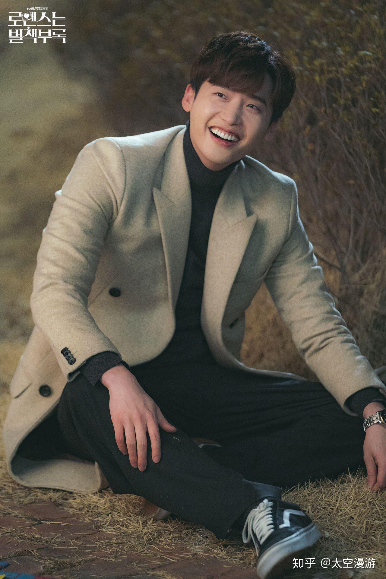 po一下你眼里李钟硕最帅的照片