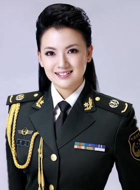 简介 柏文,江苏镇江人,中国武警文工团青年歌唱家,中华全国青年联合会