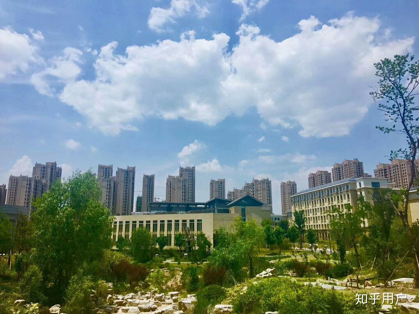 山东财经大学莱芜校区图片