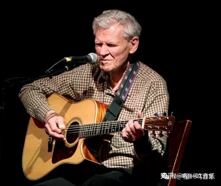 是美国著名的原声吉他手,班卓琴演奏家,歌手