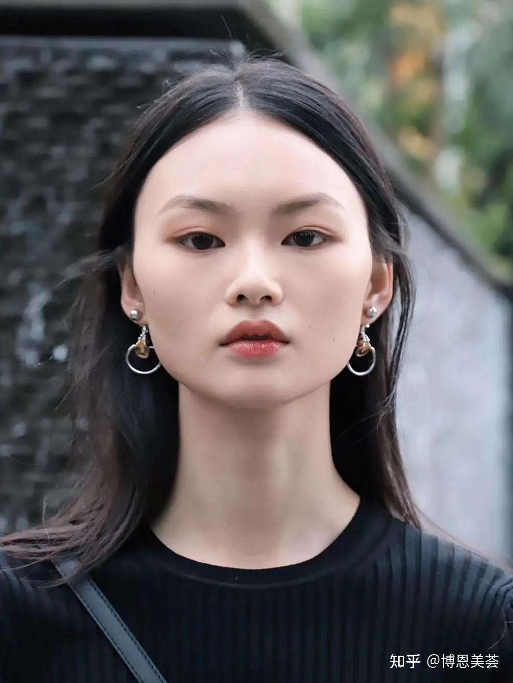 短宽脸 颧下凹,极容易出现大方腮,因为凹陷会显得颧弓更加外凸,让脸