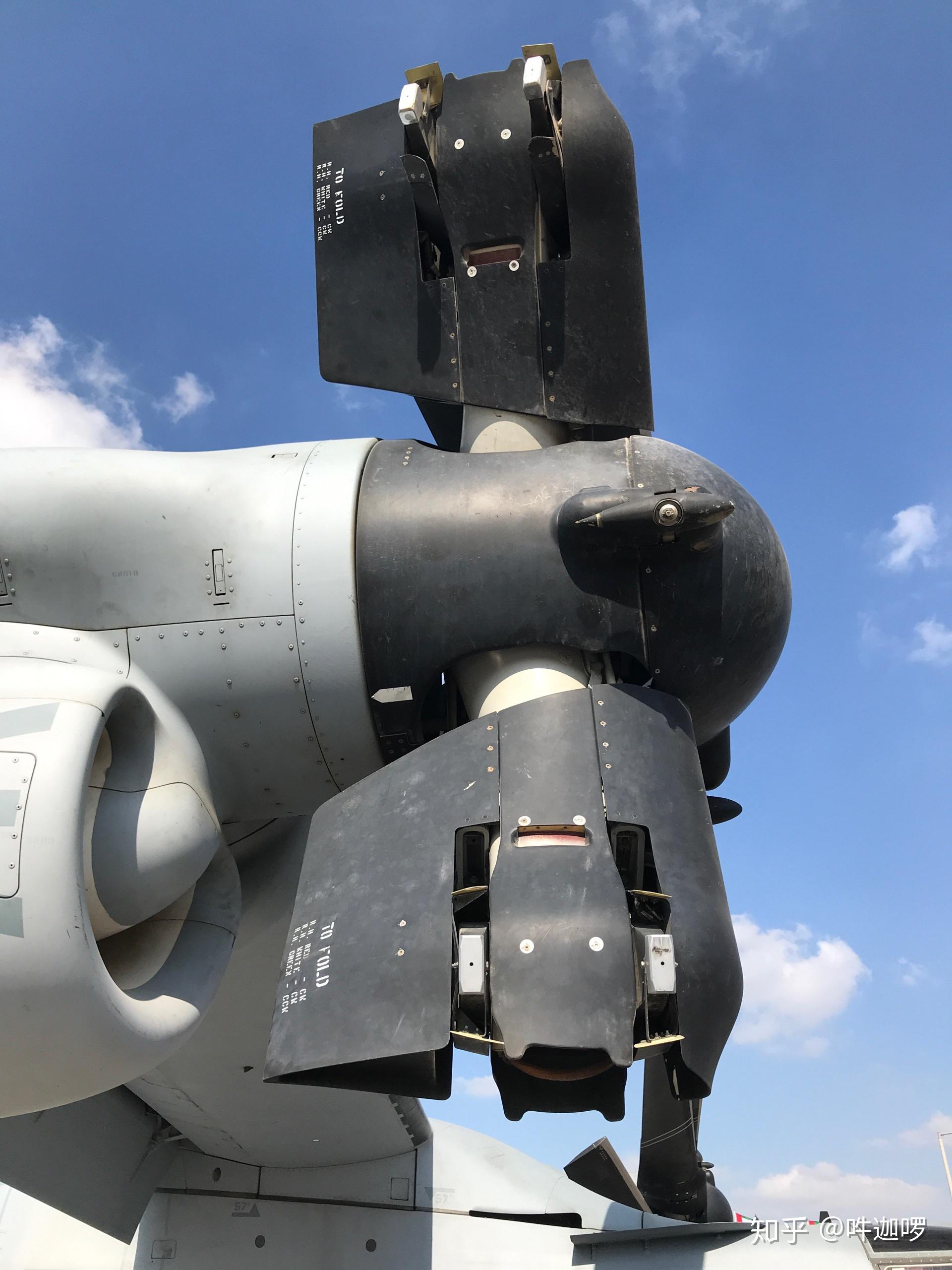 美军第五舰队的鱼鹰运输机