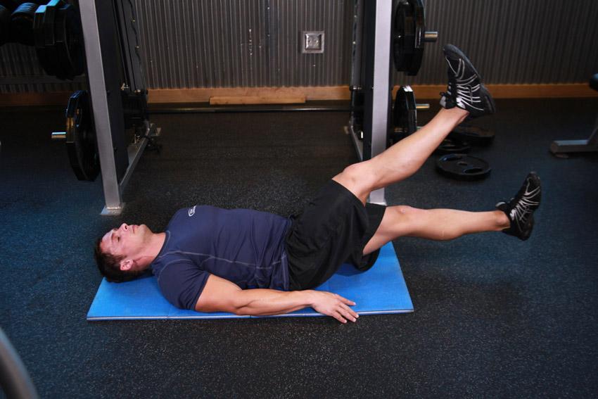 练习4  仰卧交替抬腿