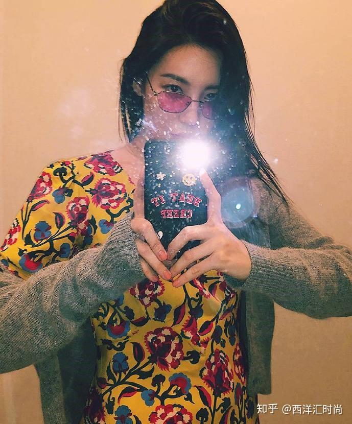 saloni印花裙搭gucci单鞋宣美最新复古摩登穿搭