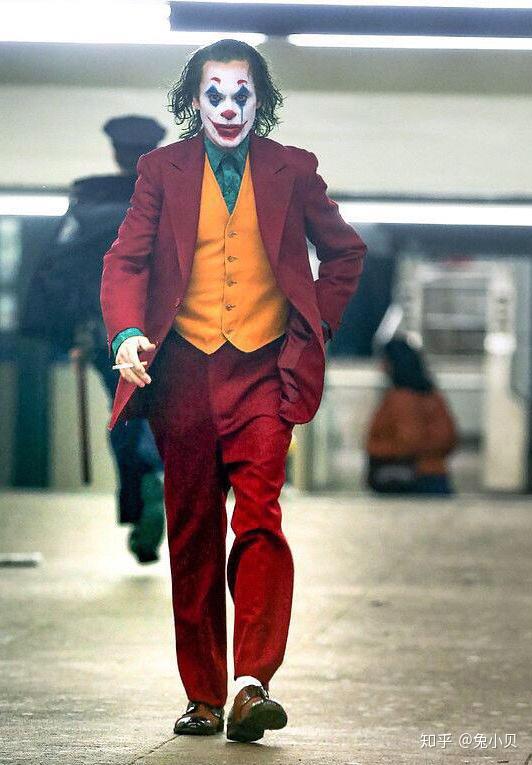 即将在2019年10月4日上映的新版小丑joker能否超越黑暗骑士中希斯莱杰