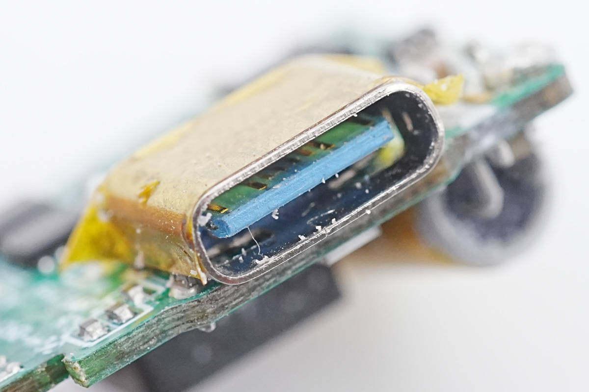 拆解报告:anker安克65w 2c1a全氮化镓充电器a2668