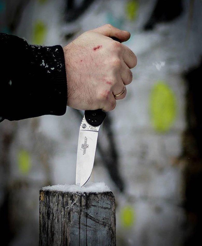 玩刀的朋友注意了冬天如果你这样用刀就真的暴殄天物了