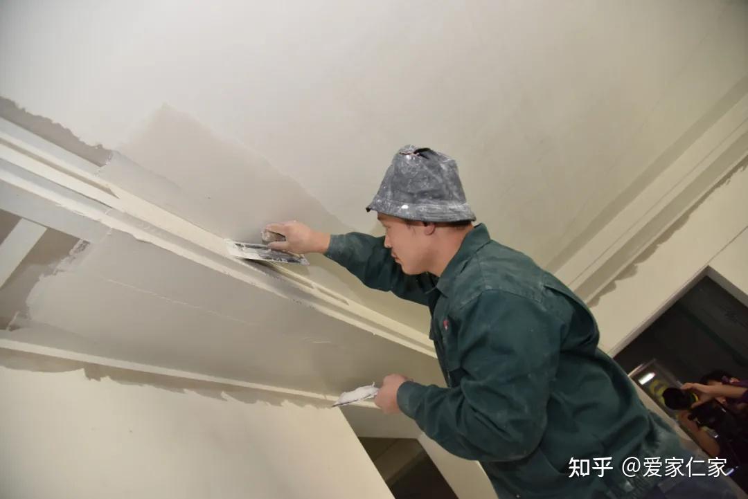 线,如果不是,在今后装修中要先用粉刷石膏找低再用耐水腻子找平即可