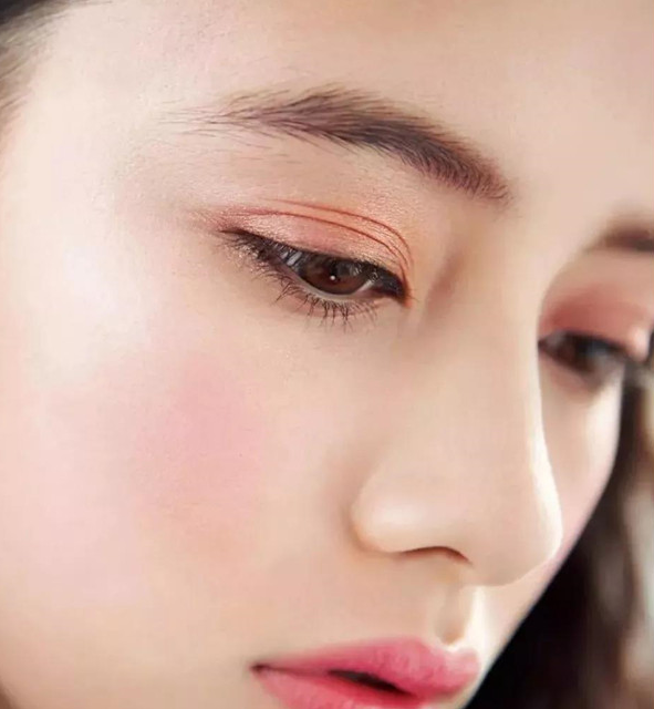 上妆起皮怎么办这八个日系简单化妆小技巧新手必学