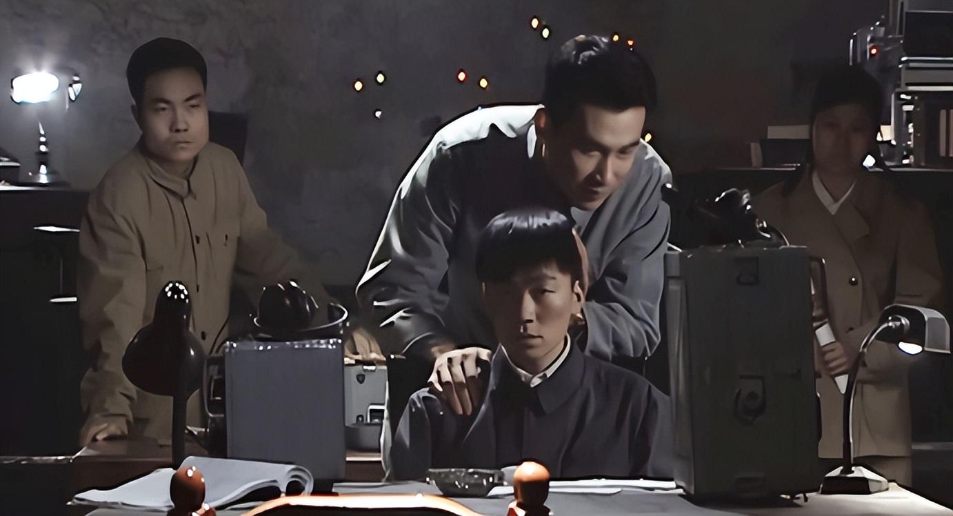 1940年3月,国民党军统的情报人员发现有台电报机损坏了.