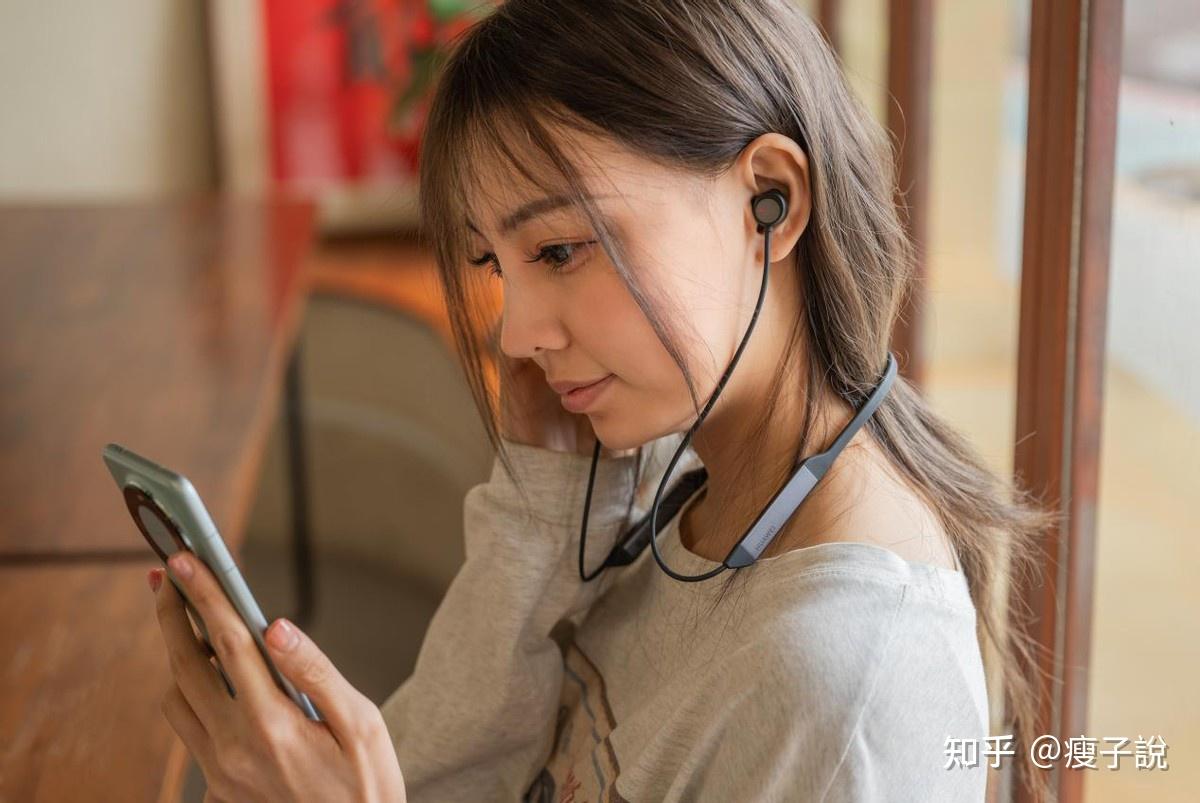 华为freelace pro 2颈戴耳机:不怕丢 好音质 长续航,简直完美