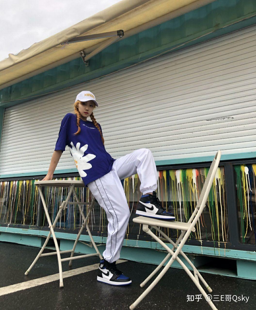 aj1蓝黑脚趾情侣款