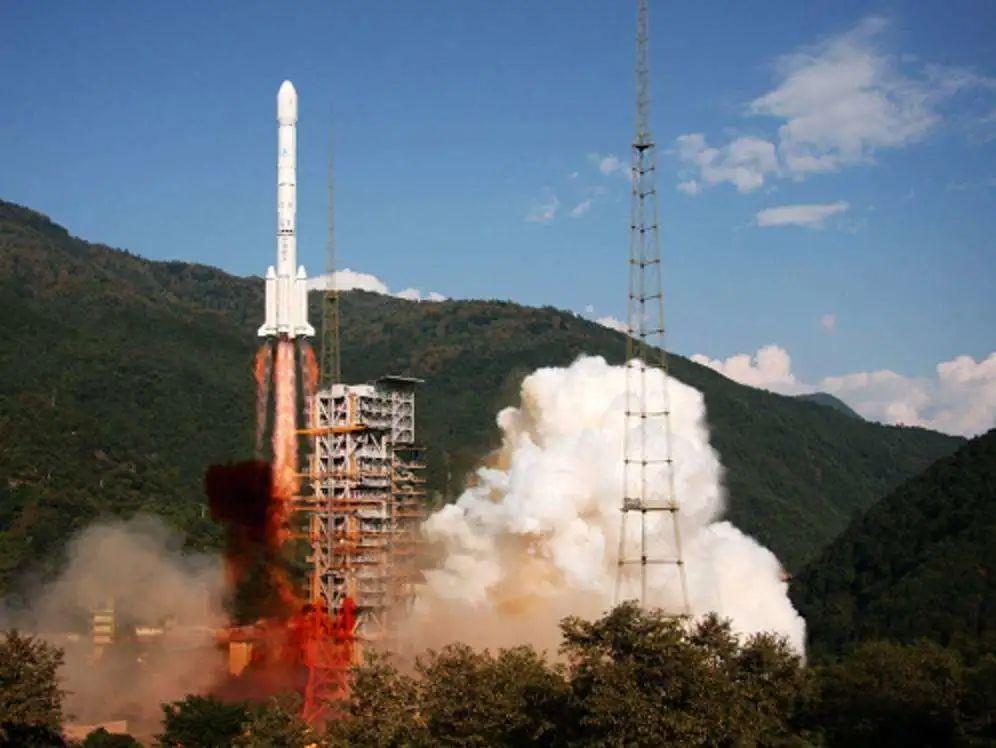 现代火箭看似复杂,原理其实非常简单,早在17世纪,牛顿就很清晰地进行