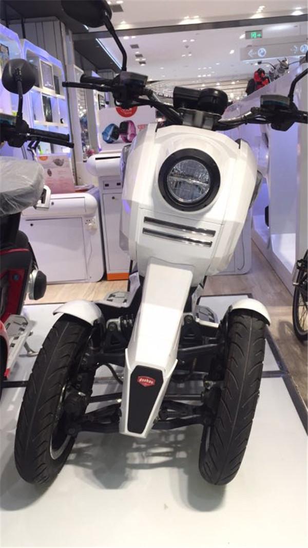 逗哈电动机车itank给你不一样的生活体验