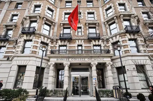 王源首度回应想去美国伯克利音乐学院要和欧阳娜娜成校友了吗