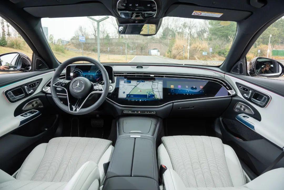 试驾全新长轴奔驰e级它是普通人的天花板更是新中产的必选项