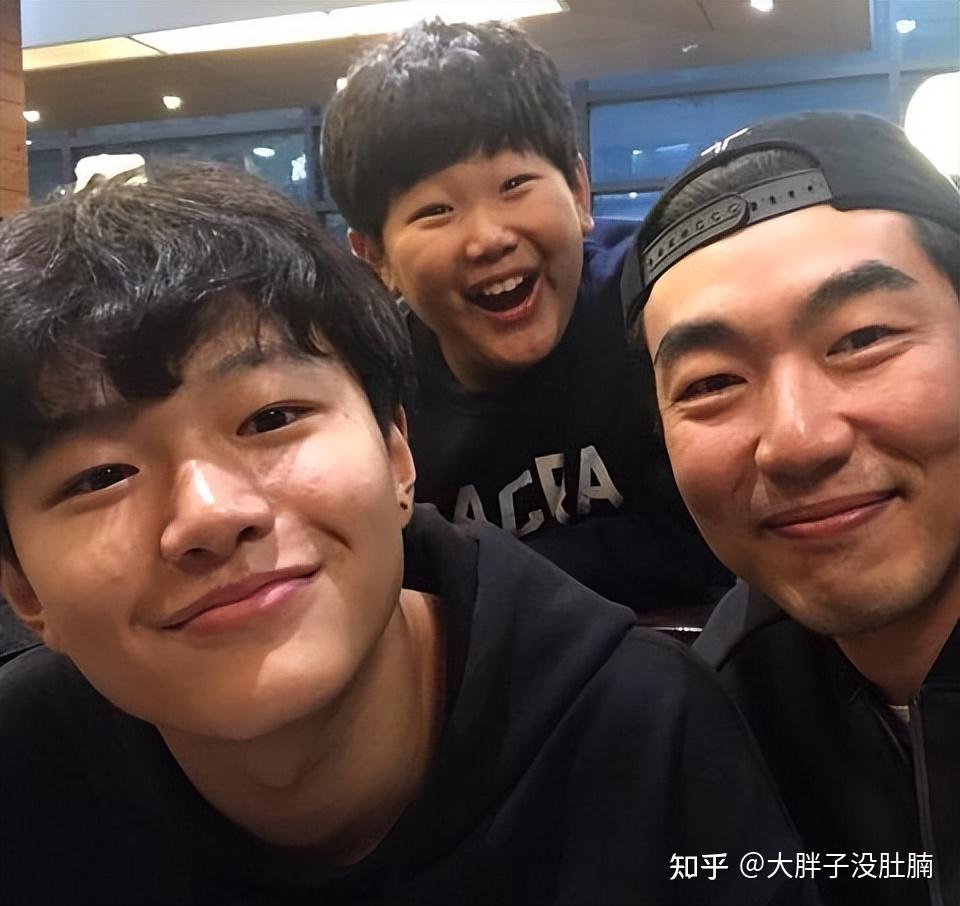 李钟赫小儿子俊秀公开近况网友真的长大了