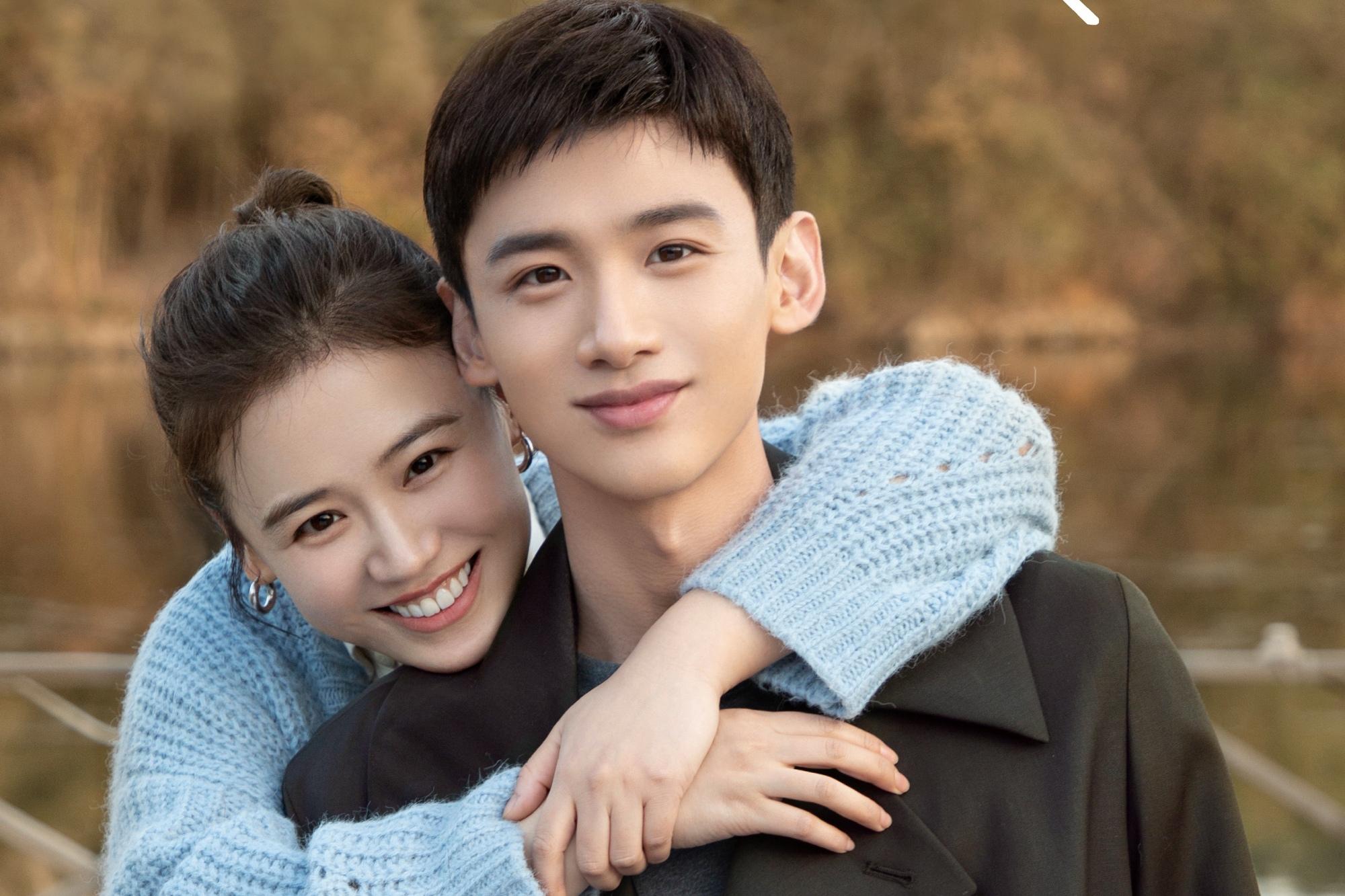 铁汉柔情,"刑化"后的白敬亭隔空表白王嘉尔!网友:太甜了!