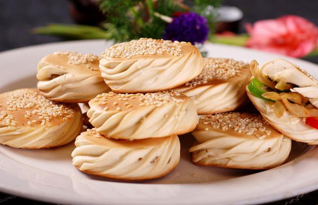 单县传统名吃吊炉烧饼吃过的都爱上了它