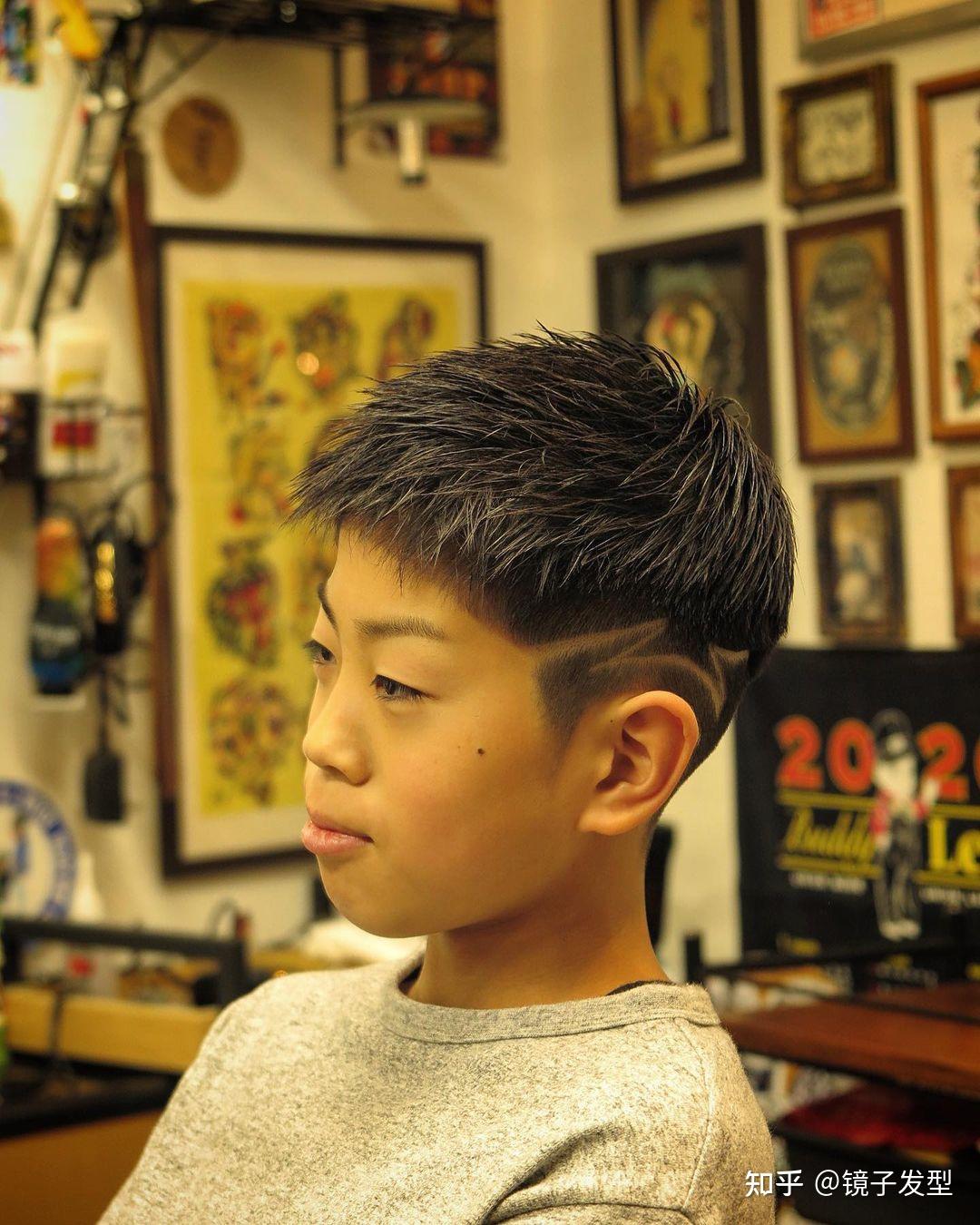 12岁的帅气发型男童图片