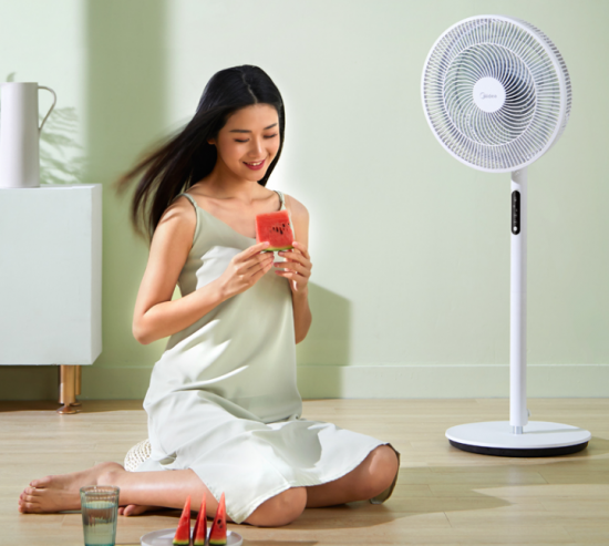 1,美的电风扇sad35ec夏季吹一吹电风扇,感受阵阵凉风,确是再好不过.