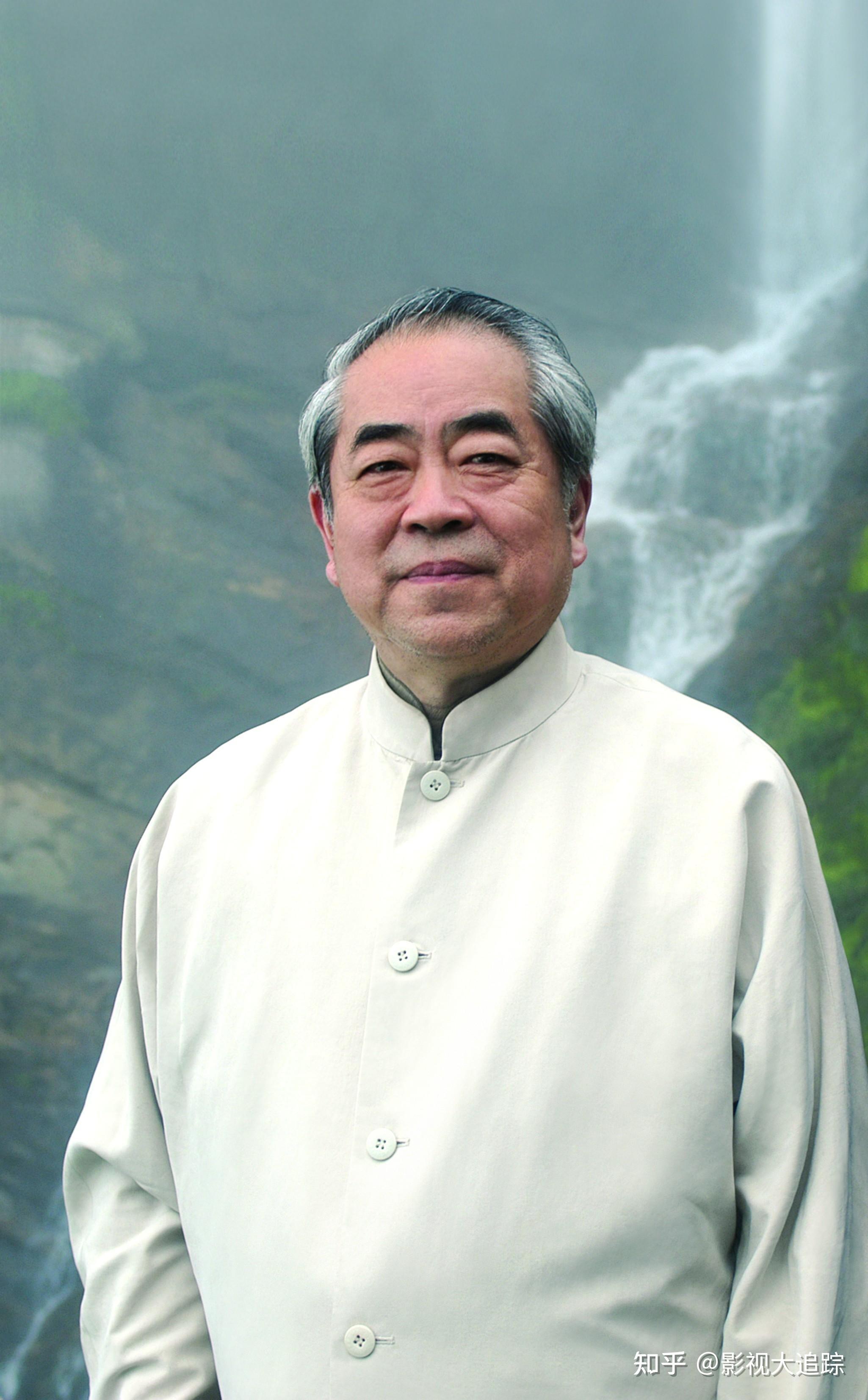 近日,86岁著名书法家,当代大儒,画家范曾在社交网络发文官宣再婚,并