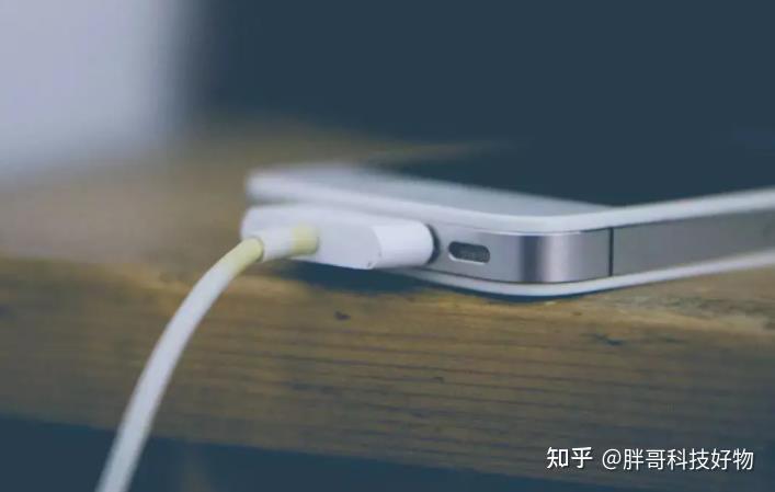 冷天手机电池不耐用，还引发这3种问题，到底该怎么解决？一文告诉你 - 知乎